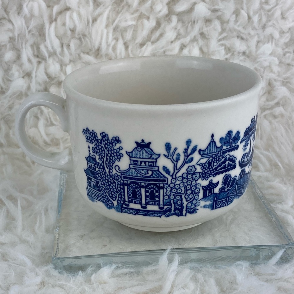Churchill England Blue Willow Breakfast Cup